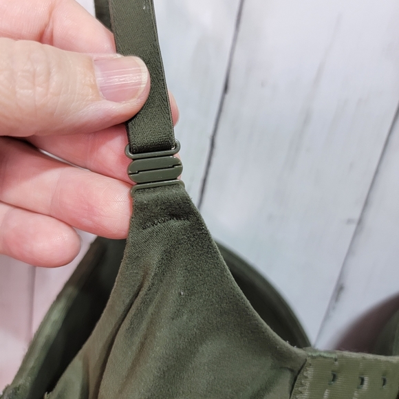 Victoria's Secret Women's Green Crochet Body Lined Demi Bra Size 34D Underwire. - Picture 6 of 6